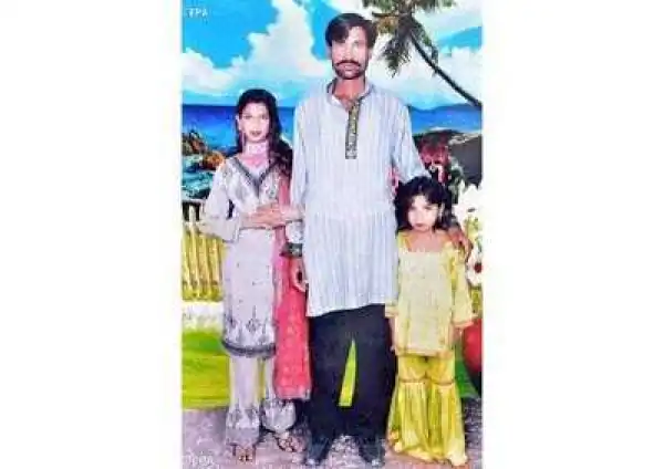 Photo: Muslim cleric, four others sentenced to death for burning Pakistani Christian couple alive